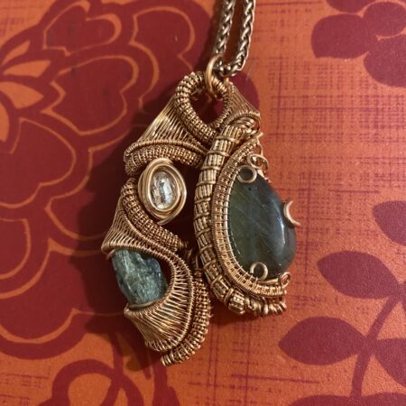 I Can See: Three Stone Amulet